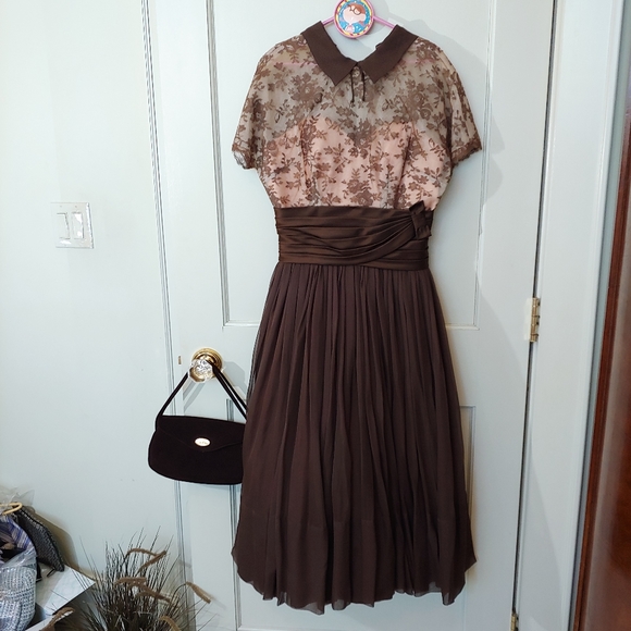 vintage peter pan collar dress